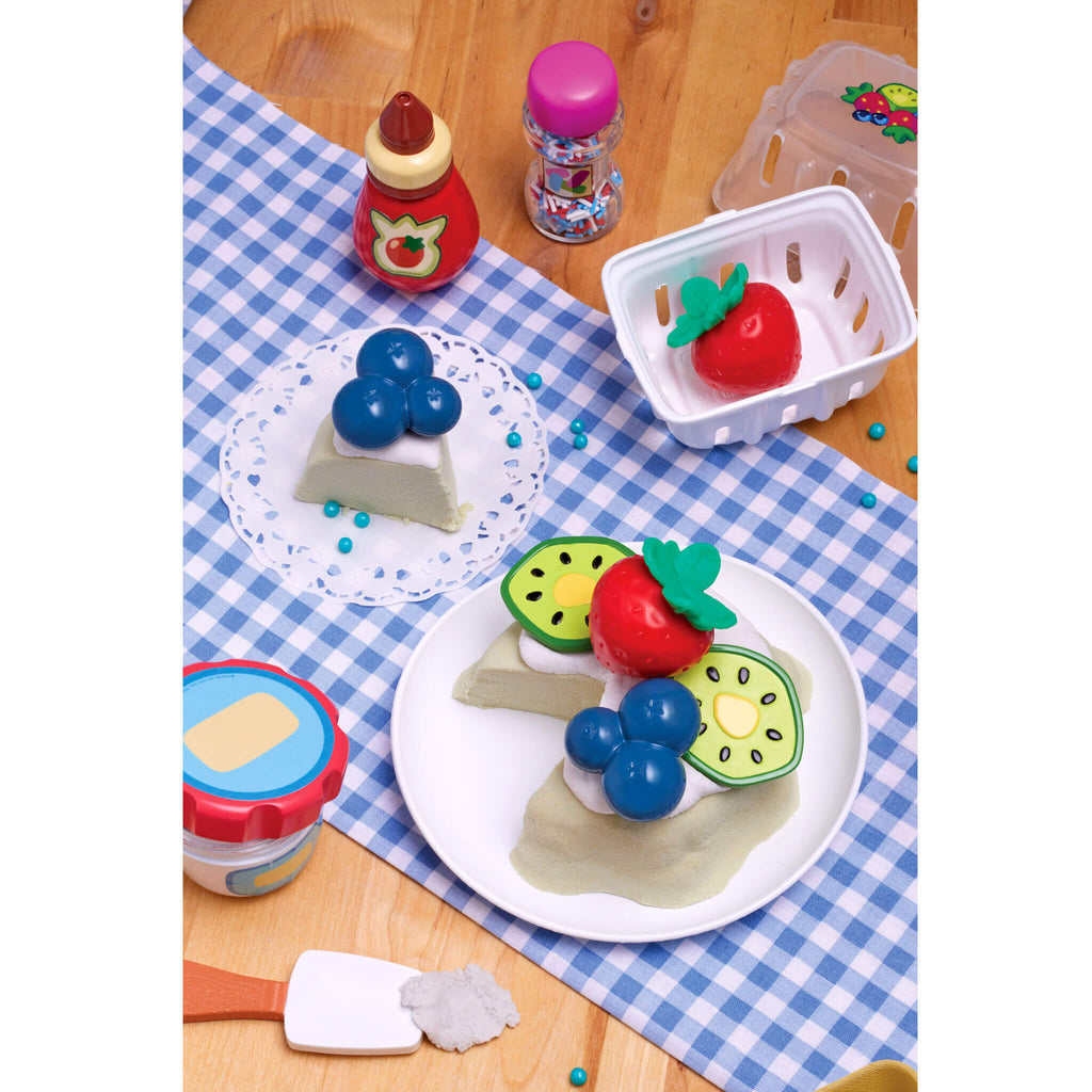 Creative Chefs™ Bluey - Pavlova Kit - Creative Chefs Bluey Pavlova Kit Designed for Imaginative Baking and Group Play
